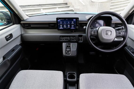 上級グレードとなるe: Lのインテリア