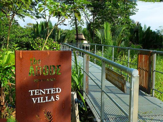 The Abode Resort & Spa通路