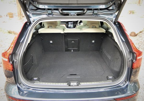 ボルボ V60 乗ってわかった最新進化の実力 西村直人の乗り物見聞録 東洋経済オンライン 社会をよくする経済ニュース
