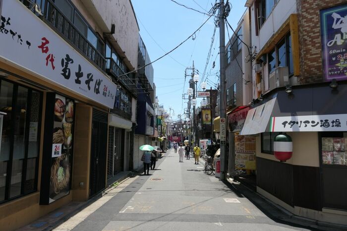 南口のメイン通りは上板南口銀座