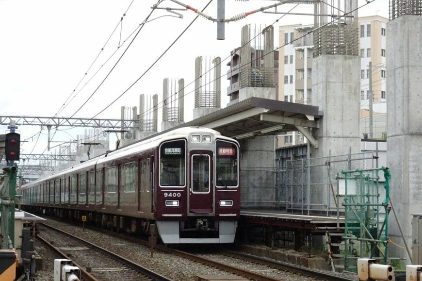 高架化工事中の京都線崇禅寺駅（撮影：南正時）