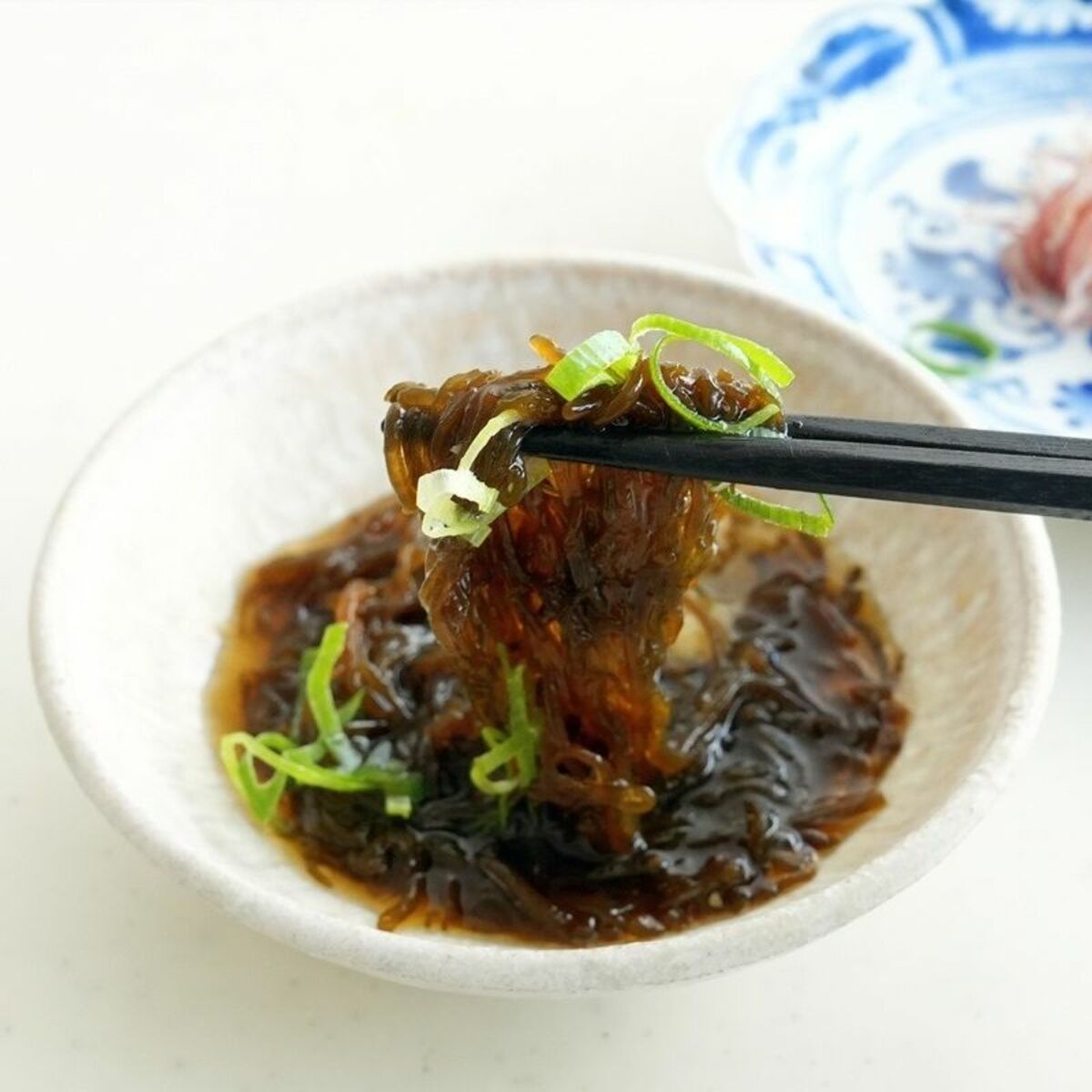 ｢モズクは酢の物｣と思っている人が知らない"意外な食べ方"､世界が注目する｢最強海藻｣で減塩＆大満足の超簡単レシピ | ライフ | 東洋経済オンライン