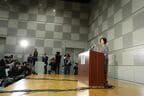総会で株主提案が否決、久美子社長が勝利の会見