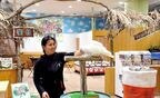 触れる動物園など、体験型施設も導入した