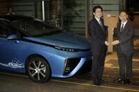 安倍首相がトヨタ･豊田社長と今週会談へ 対トランプ､自動車摩擦対応でトップ協議か