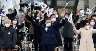 韓国大統領｢日本は重要な隣国｣と述べた理由