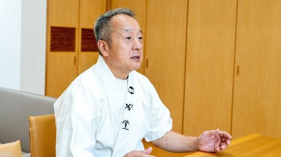 インタビューに答える中谷さん