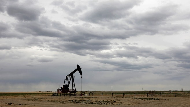 原油暴落で窮地に立つ米シェール企業の耐久力
