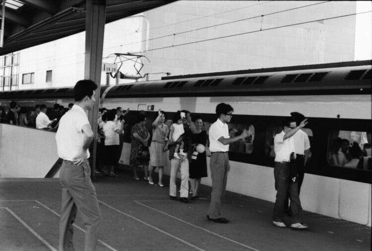 鉄道写真 東海道新幹線開通前の写真ネガ （鉄道ファンのバック