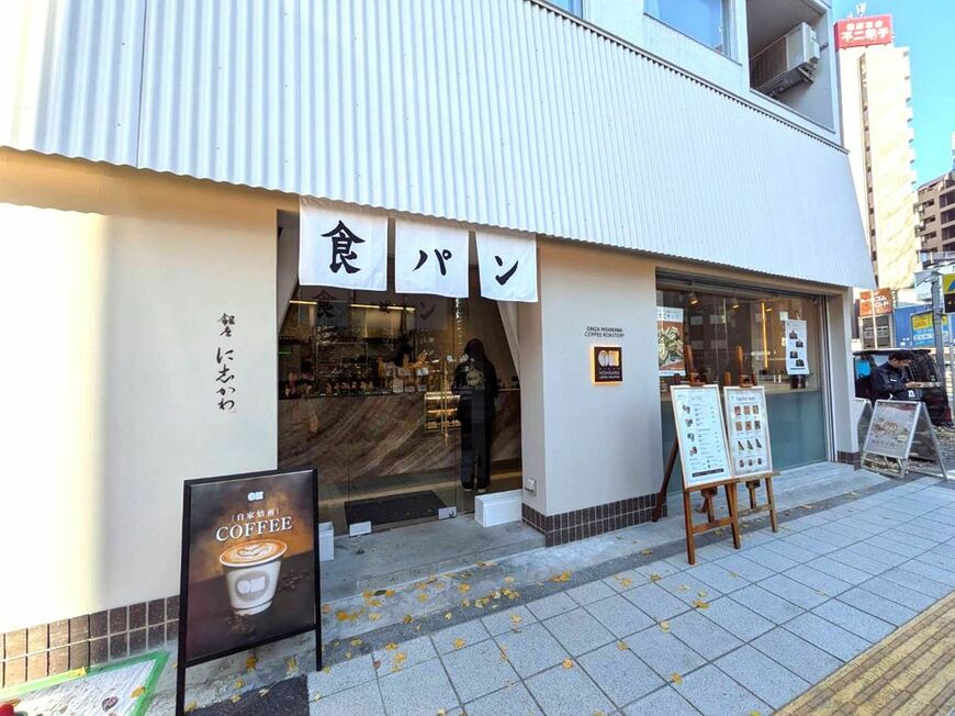 かつて一世を風靡した高級食パン「銀座し志かわ」がカフェへ業態転換を進めている。その狙いとは（写真：筆者撮影）