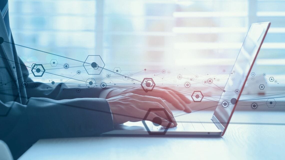 情報はきちんと「整理」しておかねば、適切なタイミングで、適切な内容の情報として「発信」することができない（写真：metamorworks／PIXTA）