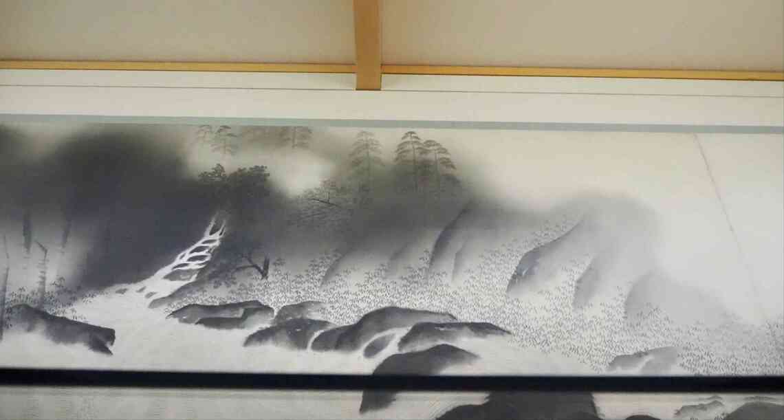 横山大観「生々流転」（部分、1923年、東京国立近代美術館蔵、通期展示）展示風景（撮影：小川敦生）