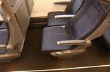 2等車座席にも座面スライド式リクライニングを装備（撮影：橋爪智之）