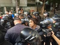 リオ五輪､開会式会場近くで異例の抗議デモ 治安部隊が催涙ガスを使用