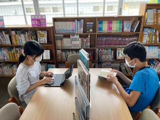 状況に合わせて電子書籍か紙の本かを選択
