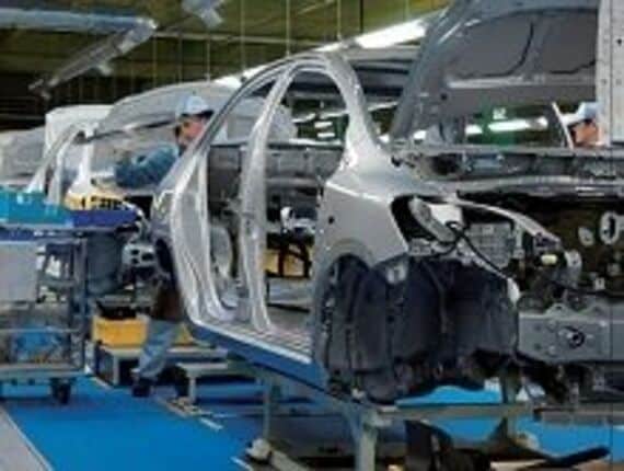 日本に自動車生産は残るのか？--トヨタ、日産の賭け “最後”の国内工場（上）