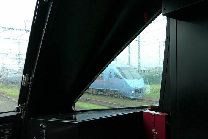 運転席サイドの小窓から見たMSE