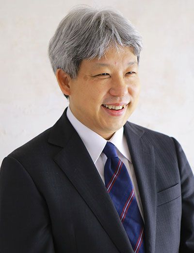 井庭 崇（いば・たかし）慶應義塾大学総合政策学部教授および同大学大学院政策・メディア研究科委員。専門は創造実践学（パターン・ランゲージ）、創造哲学（自然な深い創造）、未来社会学（創造社会論）。株式会社クリエイティブシフト代表、一般社団法人みつかる＋わかる理事なども務める。『クリエイティブ・ラーニング：創造社会の学びと教育』『プレゼンテーション・パターン：創造を誘発する表現のヒント』（いずれも慶應義塾大学出版会）、『ジェネレーター 学びと活動の生成』（学事出版）など著書・共著多数。