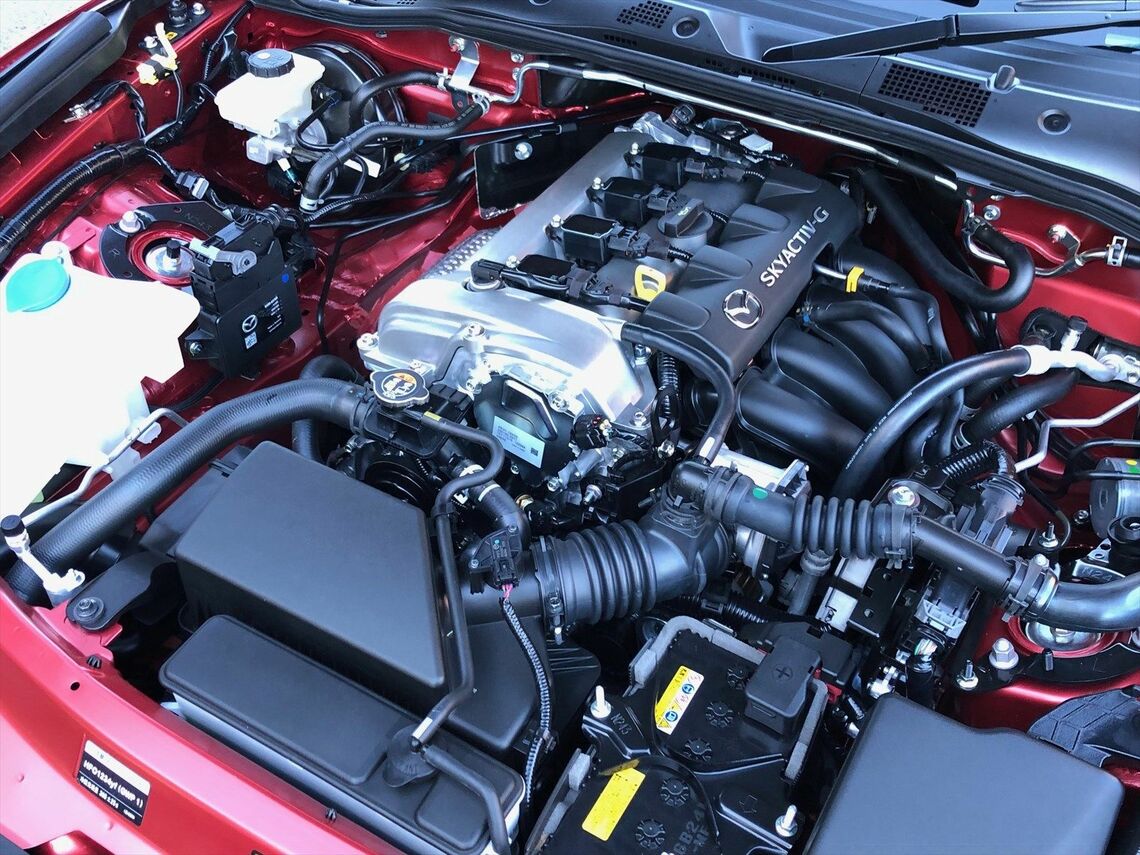 ソフトトップモデルに載る1.5リッターエンジン（筆者撮影）