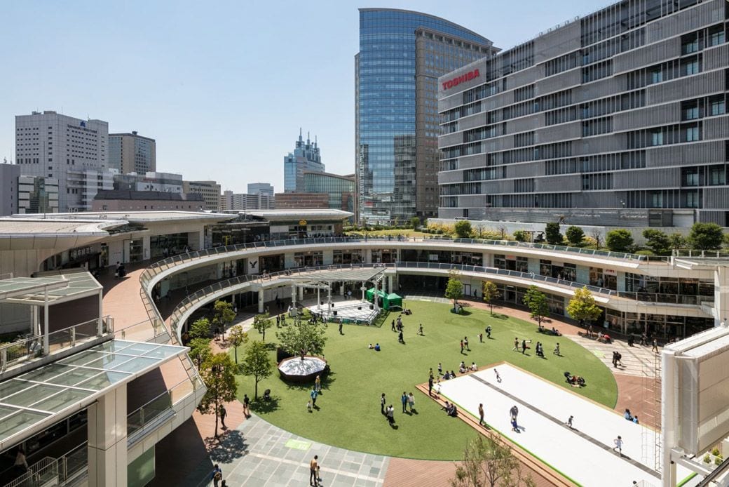 ラゾーナ川崎プラザ「ルーファ広場」