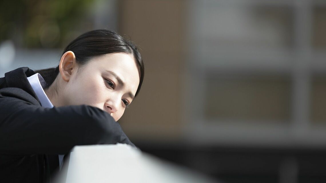 看護師を目指したが、強い意志があってなりたかったわけではないと思い悩む相談者への回答は(写真: zon / PIXTA)