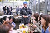 みやじ豚バーベキューには宮治さんも毎回参加し、消費者との直接の対話を大切にする（写真：みやじ豚）