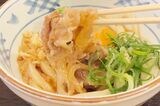 すき家のゼンショーならではの、旨みが詰まったやわらか牛肉と甘い玉ねぎ（筆者撮影）