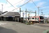 東口駅舎の外観（記者撮影）
