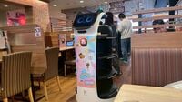 「ロボットなのに気を遣っちゃう」「自然とありがとうって言っちゃう」との声も…。ガスト「猫ロボット」が我々日本人に刺さる理由