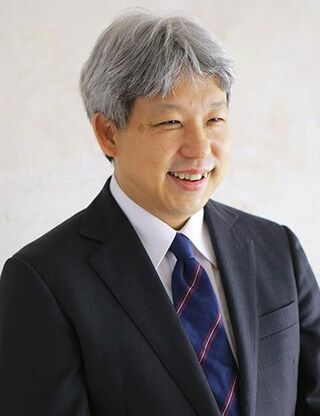 井庭 崇（いば・たかし）慶應義塾大学総合政策学部教授および同大学大学院政策・メディア研究科委員。専門は創造実践学（パターン・ランゲージ）、創造哲学（自然な深い創造）、未来社会学（創造社会論）。株式会社クリエイティブシフト代表、一般社団法人みつかる＋わかる理事なども務める。『クリエイティブ・ラーニング：創造社会の学びと教育』『プレゼンテーション・パターン：創造を誘発する表現のヒント』（いずれも慶應義塾大学出版会）、『ジェネレーター 学びと活動の生成』（学事出版）など著書・共著多数。
