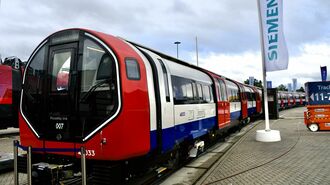 ロンドン地下鉄ピカデリー線新型車　シーメンス