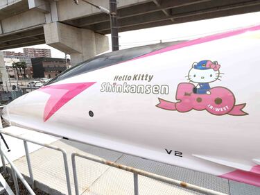世界が絶賛､｢ハローキティ新幹線｣の衝撃度 白地にピンク｢まるで