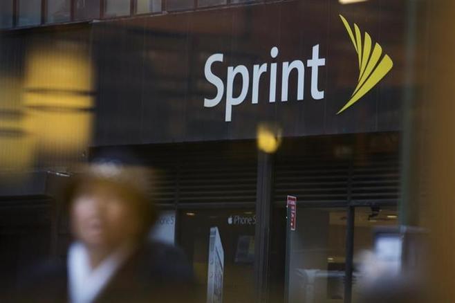 ソフトバンク傘下の米スプリント、減収に