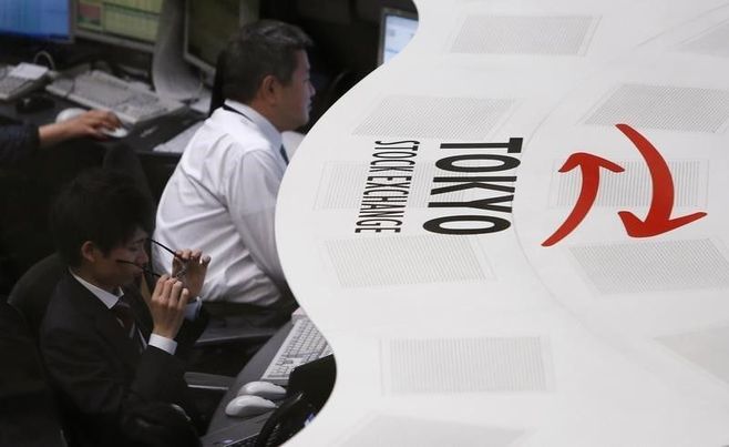 日経平均は小幅高、終値1万5369円