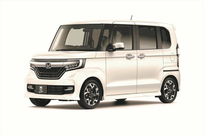 ホンダ「N-BOXカスタム」（写真：本田技研工業）