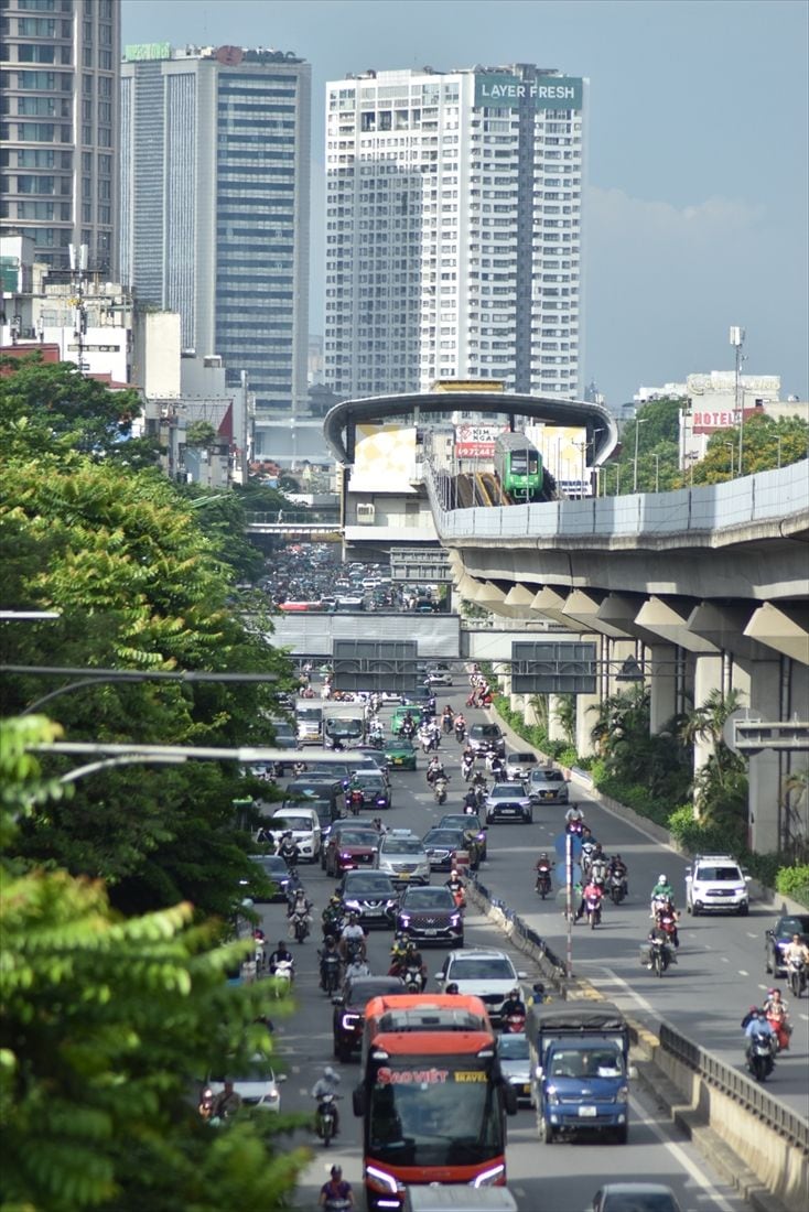 ハノイ市内中心部を走る2A号線（筆者撮影）
