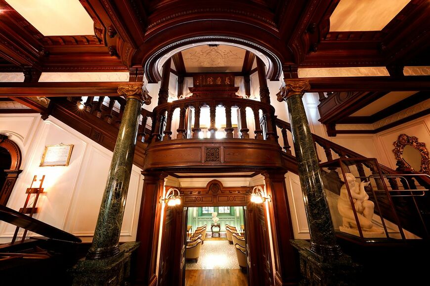 長楽館本館ロビー