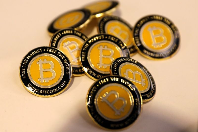 　２月１１日、世界最大の暗号資産（仮想通貨）資産運用責任者であるグレースケール・インベストメンツ創業者、バリー・シルバート氏は、仮想通貨「ビットコイン」のマイニング（採掘）の動きが、これまで集中していた中国から北米に移りつつあるようだと語った。２０１８年５月１６日、ニューヨークで撮影（２０２０年　ロイター/Mike Segar）
