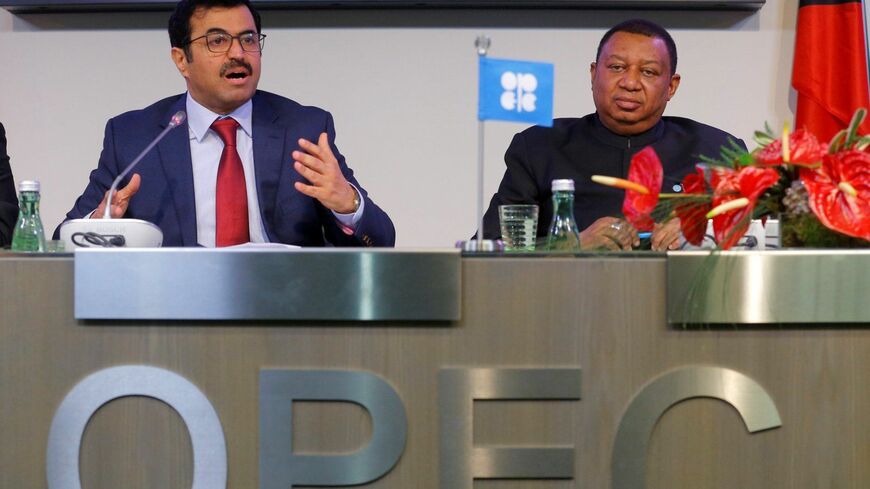 世界の市場は依然強気。OPECも8年ぶりに減産を決めたが、いまの株式市場は、都合の良い解釈がまかり通っている（写真：ロイター/アフロ）