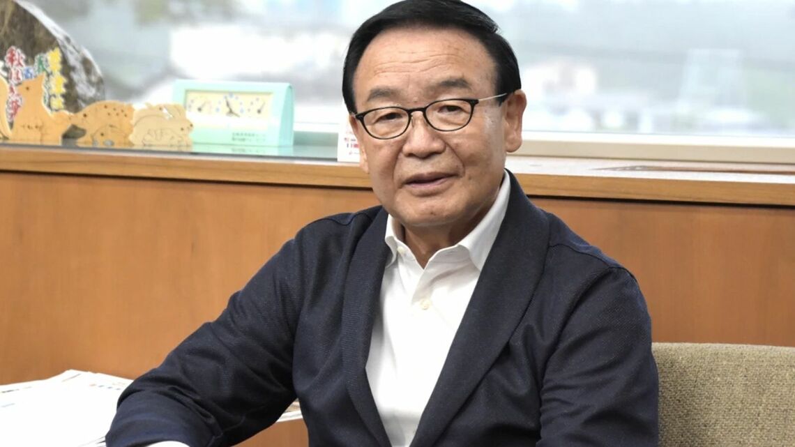 黒岩信忠町長