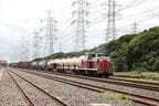 KRD形が牽引する貨物列車