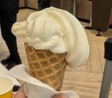 イスタンブールのマックで注文したワッフルコーンのソフトクリーム
