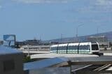 第2期区間の終点、ミドルストリートトランジットステーションから見た列車＝2025年10月15日（記者撮影）