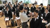 女子就活生､｢一般職なら簡単｣という勘違い 人気企業の内定者は高偏差値校のみ