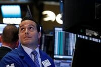 米株市場は軟調､ダウ258ドル安に エネルギーや金融株に売り､利上げ観測後退