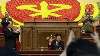 北朝鮮､金正恩｢第1書記｣から｢党委員長｣へ