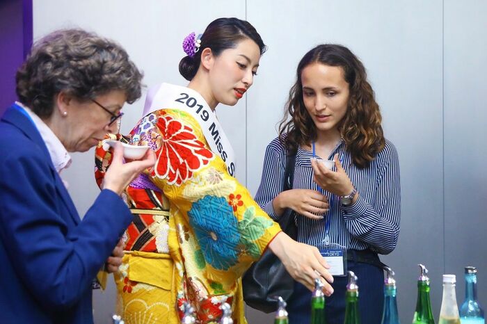 ミス日本酒による日本酒の説明