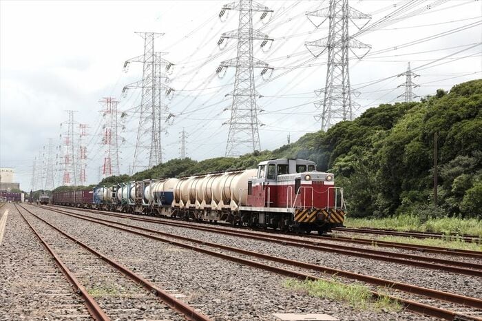 KRD形が牽引する貨物列車