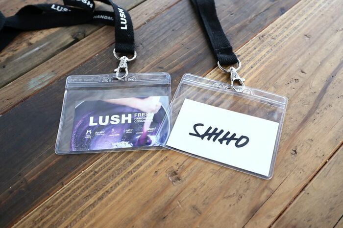 日本で4人のみが書ける「ラッシュ文字」の名札