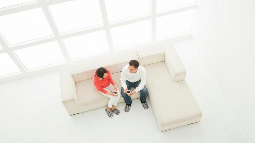 再婚の際に、まず気を付けるべきこととは？（写真：Ushico / PIXTA）